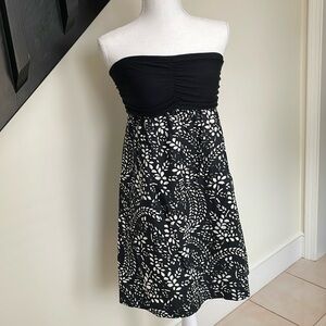 Express Black & White Empire Waist Strapless Dress. Size Small